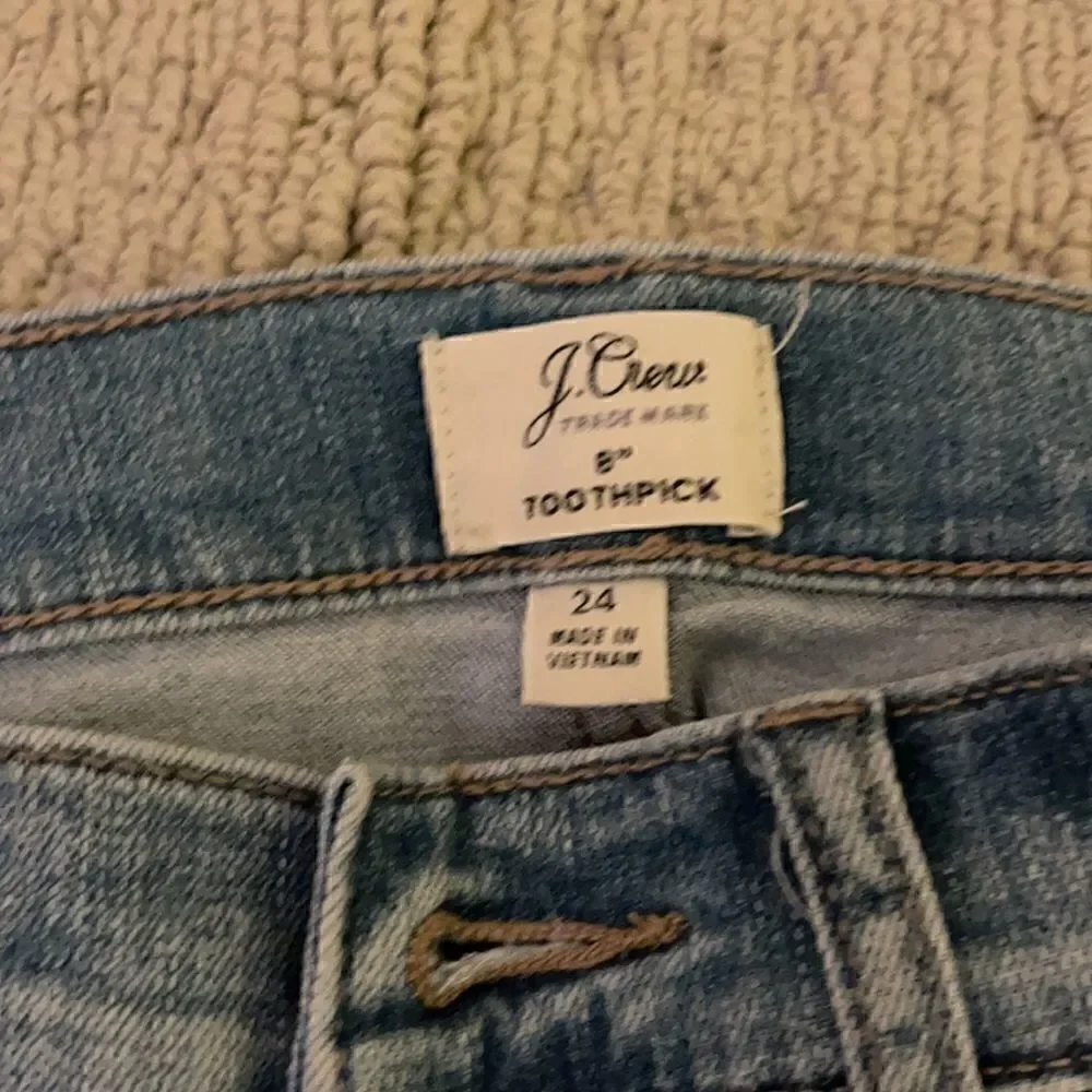 JCrew Skinny Size 24 raw hem
